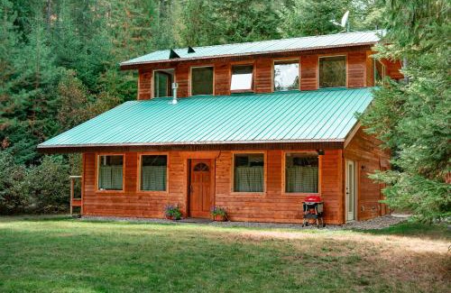 Blanchard House | Cedar Cabin Near Silverwood
