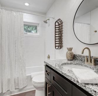 Tichigan Villa | Cedar Point Retreat