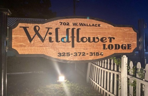 San Saba Cabin | Cedar Sage Suite @ Wildflower Lodge