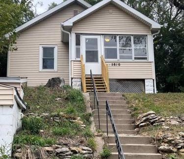 Aksarben - Elmwood Park House | Cedar Street Retreat - Heart of Aksarben!