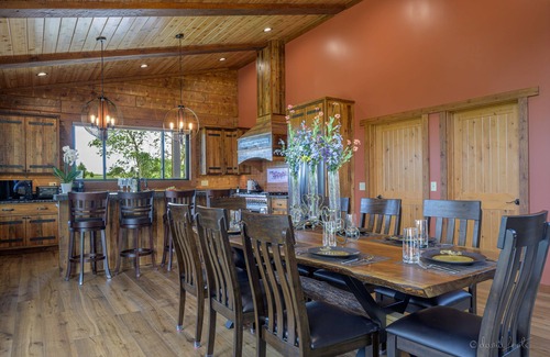 The Galena Territory House | CELEBRATE YOUR HOLIDAYS at Timber Ranch in Galenan4BR/6BA/HOTTUB/EV/SKI/ENJOY