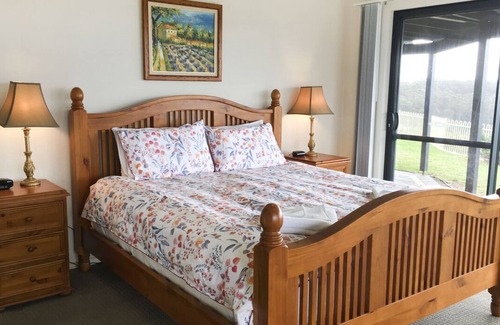 Shadforth House | Celestial Heights: Spacious with stunning panoramic views