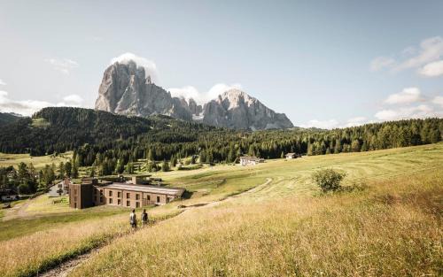Santa Cristina Val Gardena Hotel | Cendevaves Alpine Silence