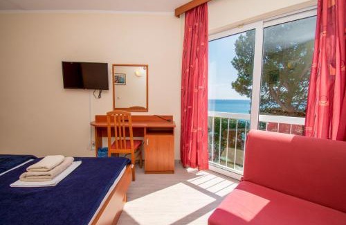 Banjole Hotel | Centinera Resort