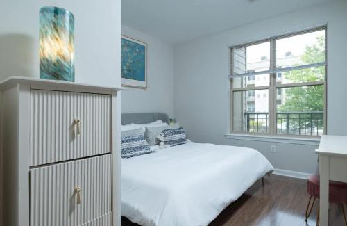 Assembly Square Apartment | Central 1-BR Condo Assembly Row Gym & Pool Sleep 5