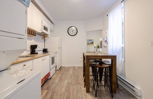Plateau Mont Royal Apartment | Central 3BR downtown MTL Plateau Mont Royal