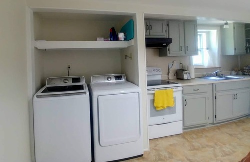 Bradford Apartment | Central A/C and Fast Wifi in the Sunapee Region, one Level 1400sf With 3 BRs