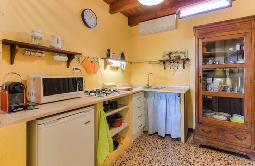 Alghero City Centre Apartment | Central Apartment "Alghero San Francesco" with A/C & Wi-Fi