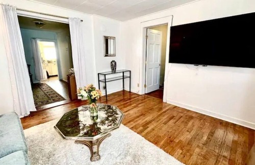 Newlands House | Central Boulder 2 bed cottage next to mountains