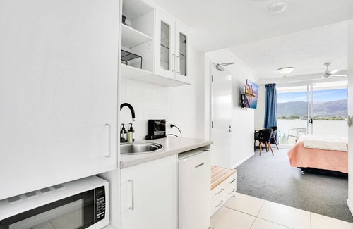 Cairns Central Business District Apartment | Central Cairns Condo with Rooftop Pool, City Views & Secure Parkin