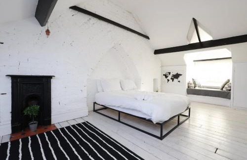 Grangetown Apartment | Central Cardiff Victorian Town House Free parking