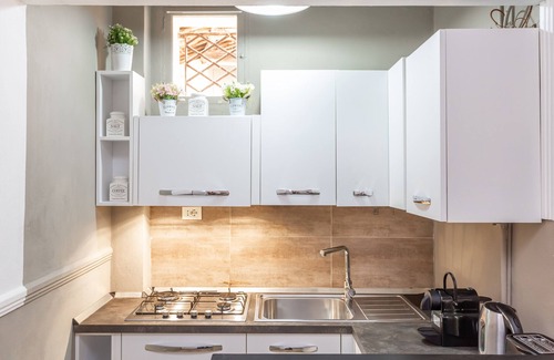 Rione V Ponte Apartment | Central Charm near Piazza Navona - Cozy Loft for 2
