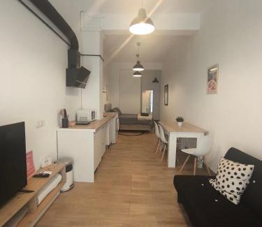 Extramurs Apartment | Central Cozy Ground Floor Studio