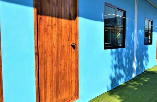 Mae Faek Mai Apartment | central festival chiang mai 18 kilometers.