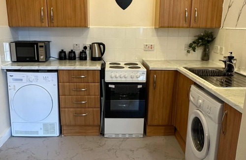 Glasgow Westend Apartment | Central Glasgow Apartment - Sleeps 2 & Kitchen