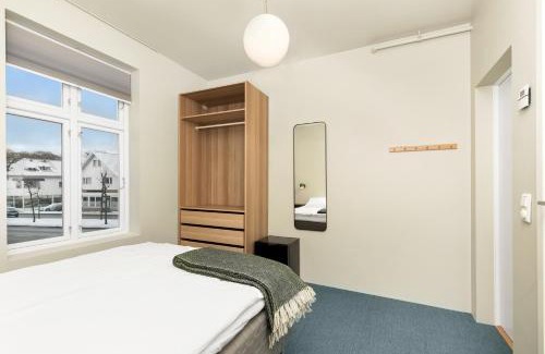 Stavanger House | Central Guest House - Bedroom with private Bathroom