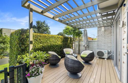 Mount Wellington House | Central Haven - Stonefields Holiday Townhouse