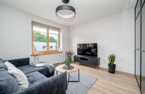Vilnius Apartment | Central Location I Private Garage Parking & Easy Checkin I Cᴏʜᴏsᴛ