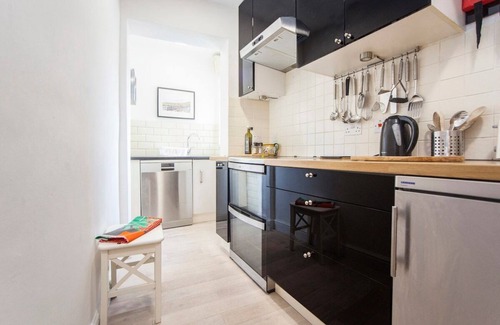 Bath Apartment | Central Maisonette w/Roof Terrace (BSM)