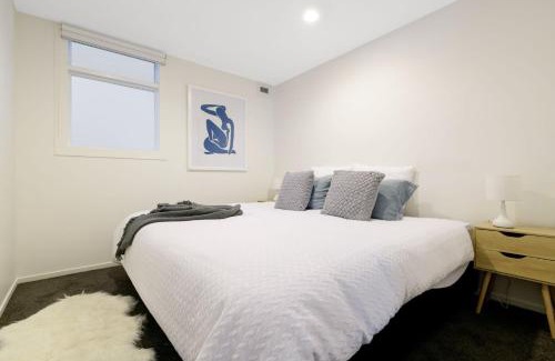Mount Maunganui Apartment | Central Mount Apartment, Quiet and Spacious with Pool