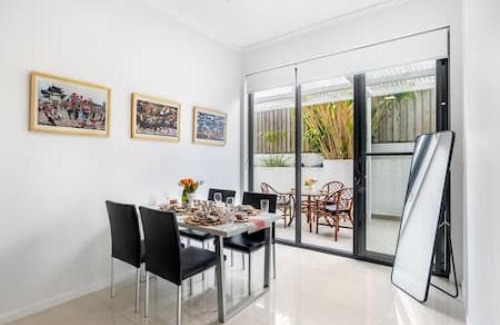 Toowong Apartment | Central of Toowong Neat Apt Near Station