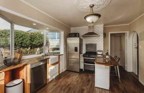 New Plymouth CBD House | Central One Fifty Five - character home near CBD