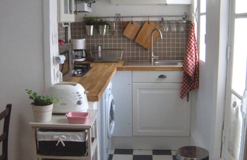 11th Arrondissement Apartment | Central Paris flat w/charm Bastille/Marais. Max 5-6 pers 2 min to metro & market