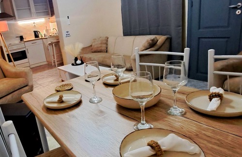 Piraeus Apartment | Central Piraeus port apartment