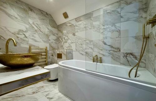 Winchester House | Central Winchester Townhouse