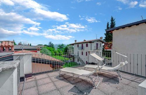 Rivoltella House | -Centrale- Terrazza sul Lago, la brezza del Garda