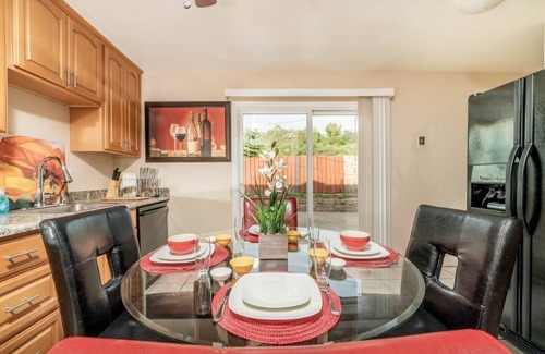 Cameron Hills House | Centrally Located Fully Renovated 4 Bedroom Home