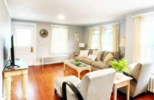 Cove - East Side - Shippan Villa | Centrally Located Oasis - 20 Houston House - Stamford