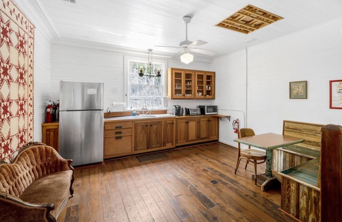 Historic Downtown Apalachicola Apartment | Centrally Located in Apalach | Sip, Sit, and Relax