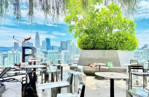 Golden Triangle Apartment | Ceylonz Suites by Green Orchid