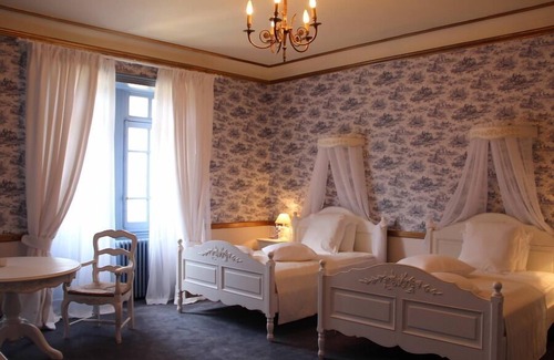 Lurcy-Levis Hotel | Château de Beguin