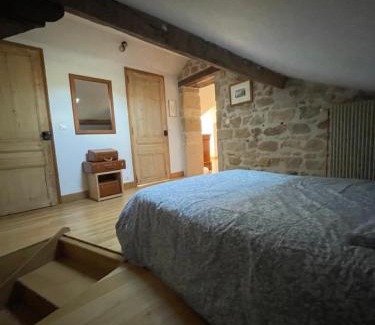 Varennes-sous-Dun Bed & Breakfast | Château de GRANDVAUX