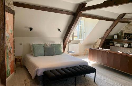 Ussel Bed & Breakfast | Château de la Borde à Ussel, centre-ville, proche autoroute A89