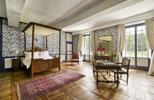 Mordelles Bed & Breakfast | Château de la Villedubois