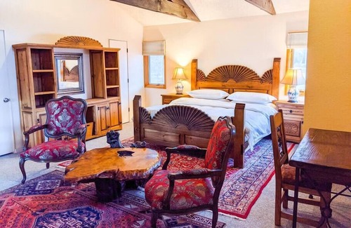 Arroyo Seco Villa | Château des Montes, Château des Montes - Luxury Estate