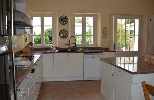 Saint-Ciers-de-Canesse House | Château La Tuilière: pool and it's own wineyard