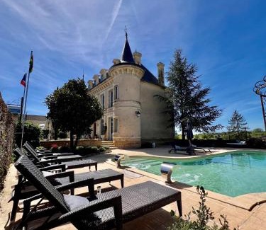 Monpazier Hotel | Château Hôtel Edward 1er