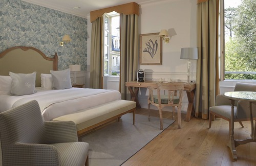 Commes Hotel | Château La Chenevière