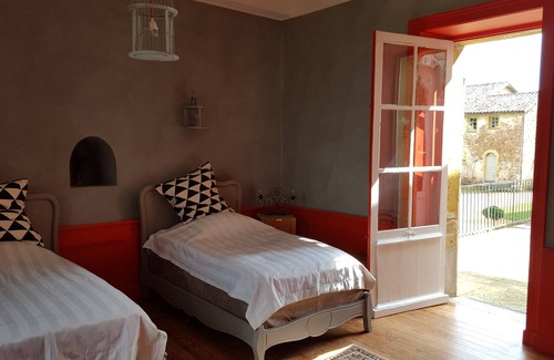 Amplepuis Other | Château Monument Historique - Beaujolais Vert - 4/8 pers. (95/160 m²) - Swimming pool