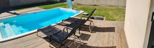 Caravelas House | Chalé da Márcia com Piscina e Churrasqueira Privativos
