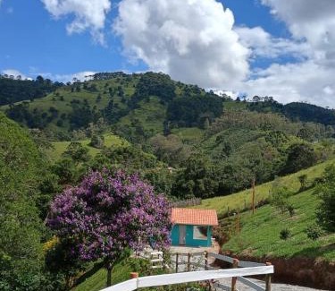 Costas Ski Chalet | Chalé Som do Riacho com Hidromassagem e Lareira á 20 minutos de Gonçalves-MG