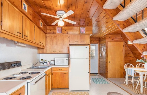 Stevensville Villa | Chalet #01 - Two Bedroom Villa, Sleeps 6