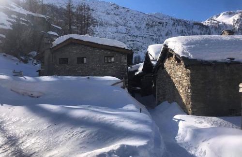 Le Villaret du Nial Ski Chalet | Chalet 1728 - La Reculaz - 2 minutes from Val D'isere by free shuttle bus