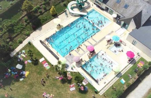 Merdrignac Ski Chalet | Chalet 3 étoiles - Piscine - eehaec