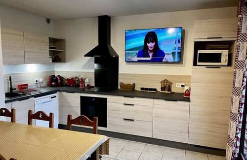 La Joue du Loup Ski Chalet | Chalet, 350m from ski slopes, view mountain, fitness, terrace, parking, tv, ski locker, 43m²