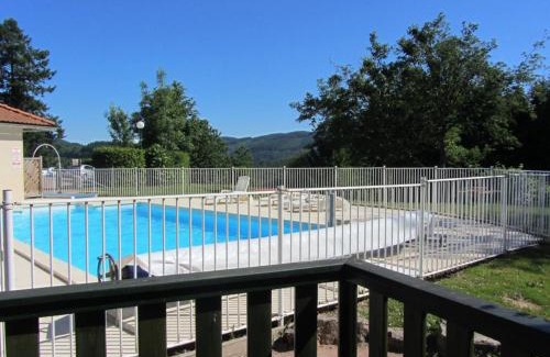 Les Noes House | Chalet 35m² avec terrasse et animaux acceptés à Les Noes - FR-1-496-244